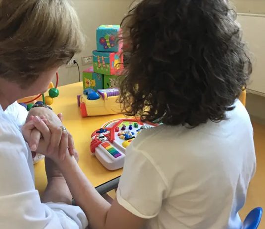 In Toscana ci sono solo 12 posti in psichiatria infantile su 40 mila minori seguiti Psichiatria infantile in Toscana