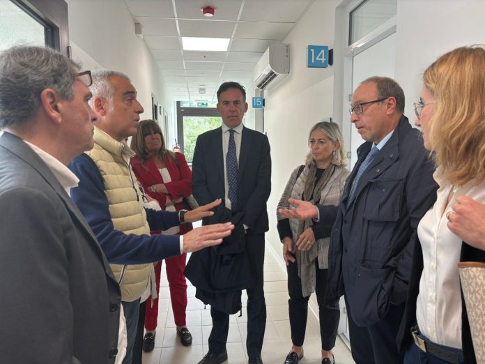 Un momento dell'inaugurazione della Casa di Comunità di Marina di Pisa