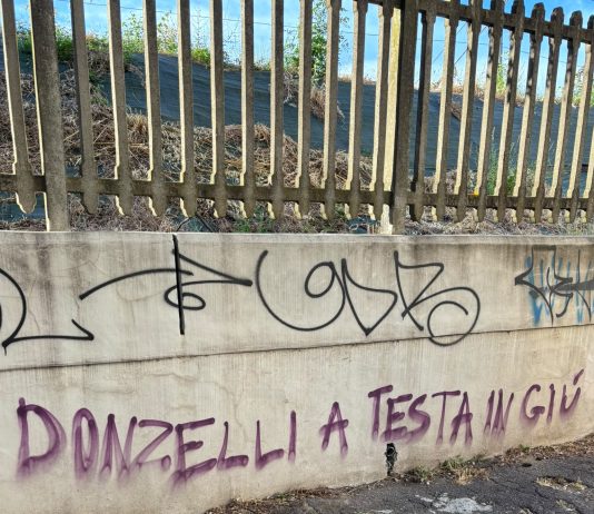 Solidarietà a Donzelli. Le scritte a Firenze frutto di un clima di intolleranza ideologica